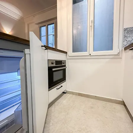 Clemenceau - Central, Calme, Cosy, Moderne דירה