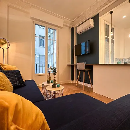 Clemenceau - Central, Calme, Cosy, Moderne דירה